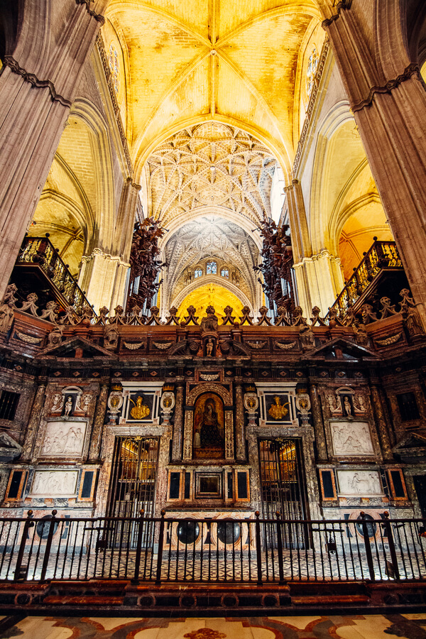 interior-catedral-sevilla